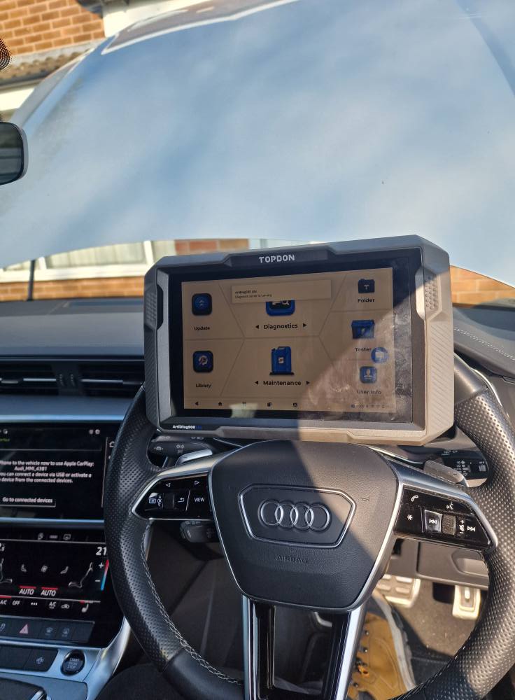 TOPDON professional diagnostic tool on Audi